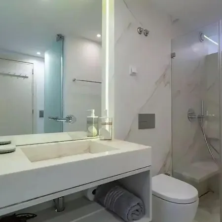 Appartamento Bright T2 With 35 M2 Terrace, 2bed And 2bath And Fast Internet!