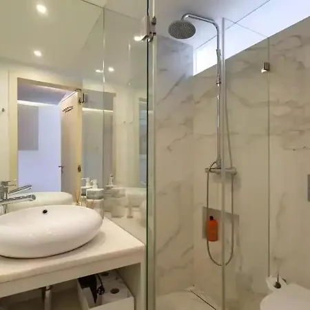 Apartamento Bright T2 With 35 M2 Terrace, 2bed And 2bath And Fast Internet! *