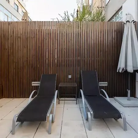 Appartamento Bright T2 With 35 M2 Terrace, 2bed And 2bath And Fast Internet! Lisbona